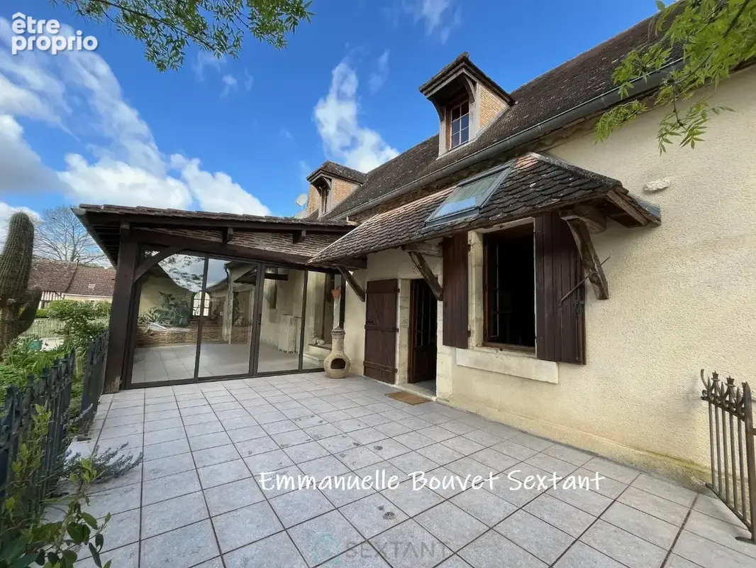 Maison 8 pièces 225 m² · à Mussidan · 225 m² · 275 000 €