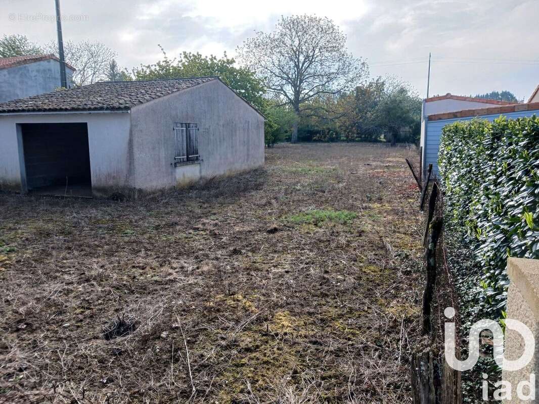 Photo 4 - Terrain à USSON-DU-POITOU