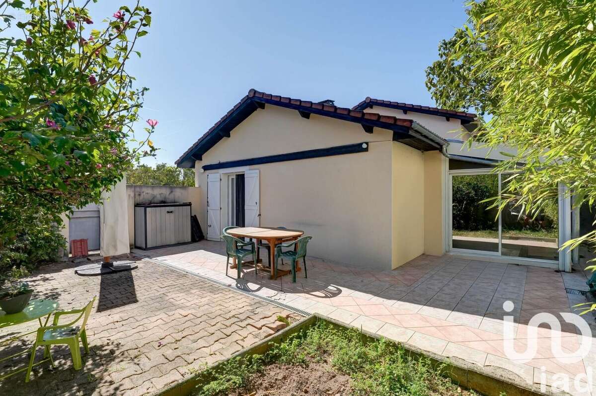 Photo 2 - Maison à PIERRE-BENITE