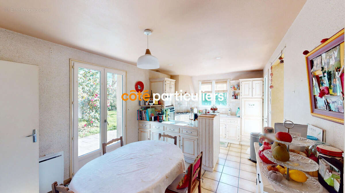 Maison à LES HERBIERS