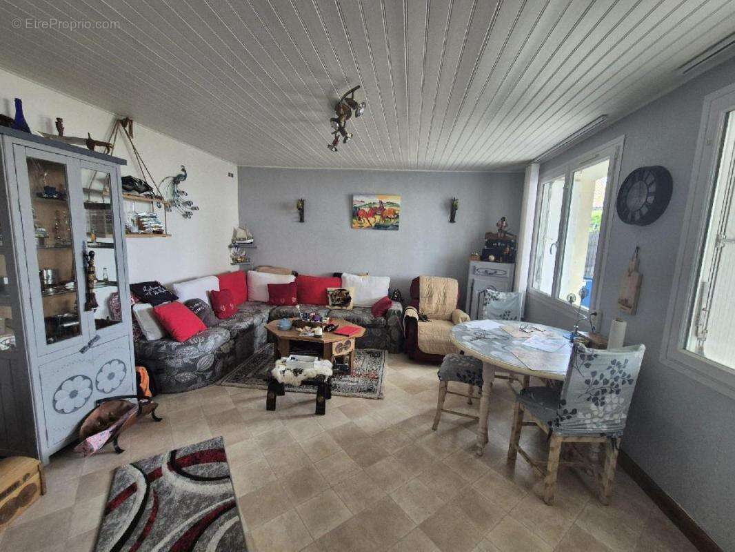 Maison à SURGERES