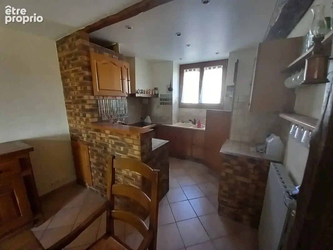 Maison de village 186 m2 habitables avec dépendances, studio et grand terrain - photo 7