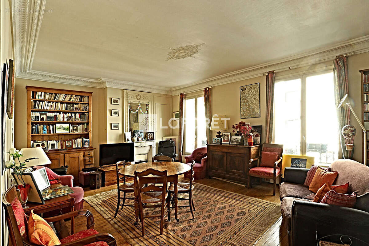 Appartement à PARIS-14E