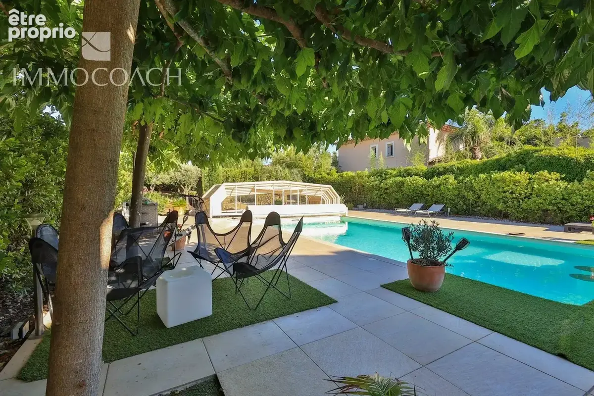 Charmante  villa conviviale  T4  de plain-pied avec piscine et jardin  à Saint Tropez - photo 2