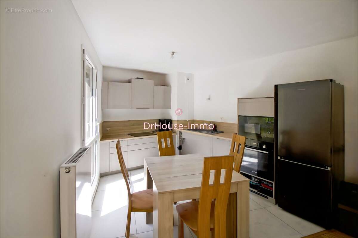 Appartement à COLLONGES-AU-MONT-D'OR