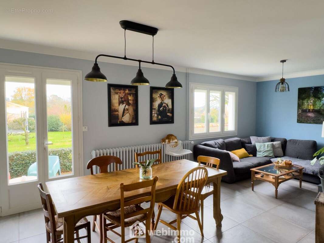 ...de la partie séjour ouvert sur la cuisine à aménager. - Maison à TOUTLEMONDE