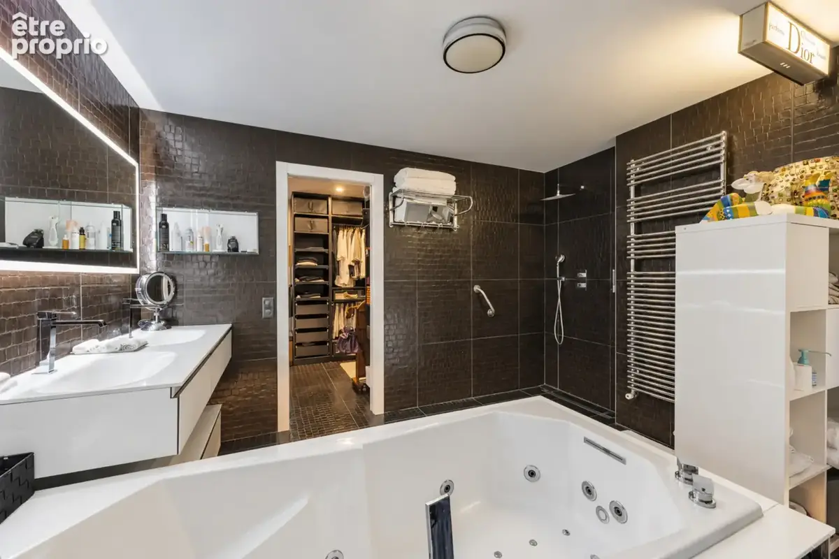 immeuble  de 300 m2 - photo 7
