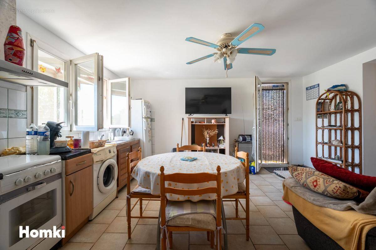 Maison à LA FARE-LES-OLIVIERS