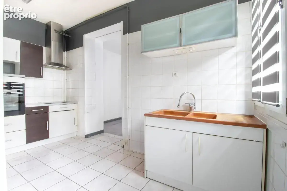 Immeuble 300 m² 10 Pièces - photo 5
