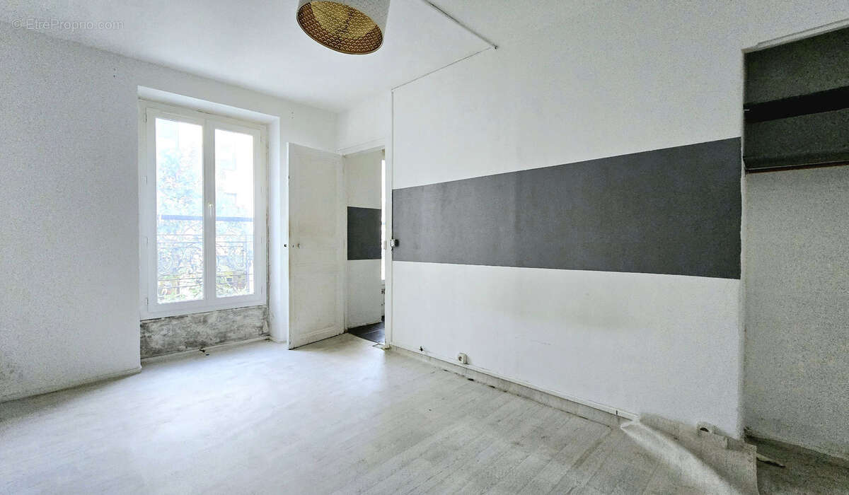 Dpt Paris (75), à vendre PARIS 18EME ARRONDISSEMENT appartement T2 de 28,25 m² - photo 3