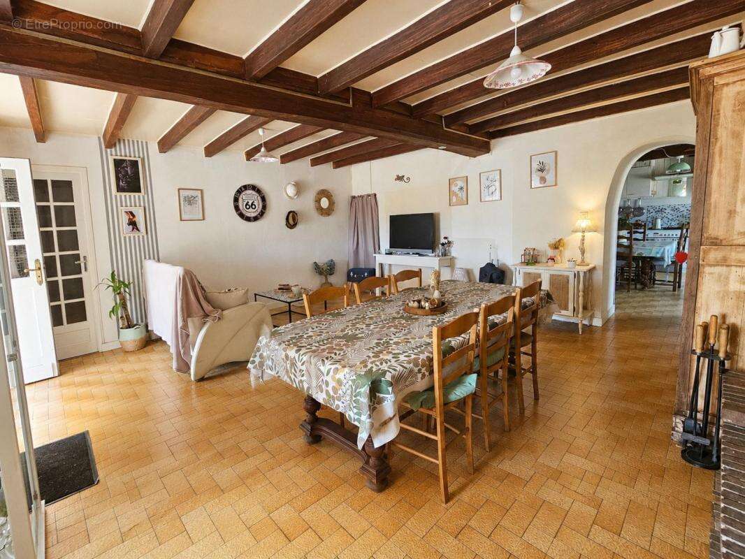 À quelques minutes de Thouars – Maison familiale avec jardin clos, garage et potentiel d'agrandissement - photo 2