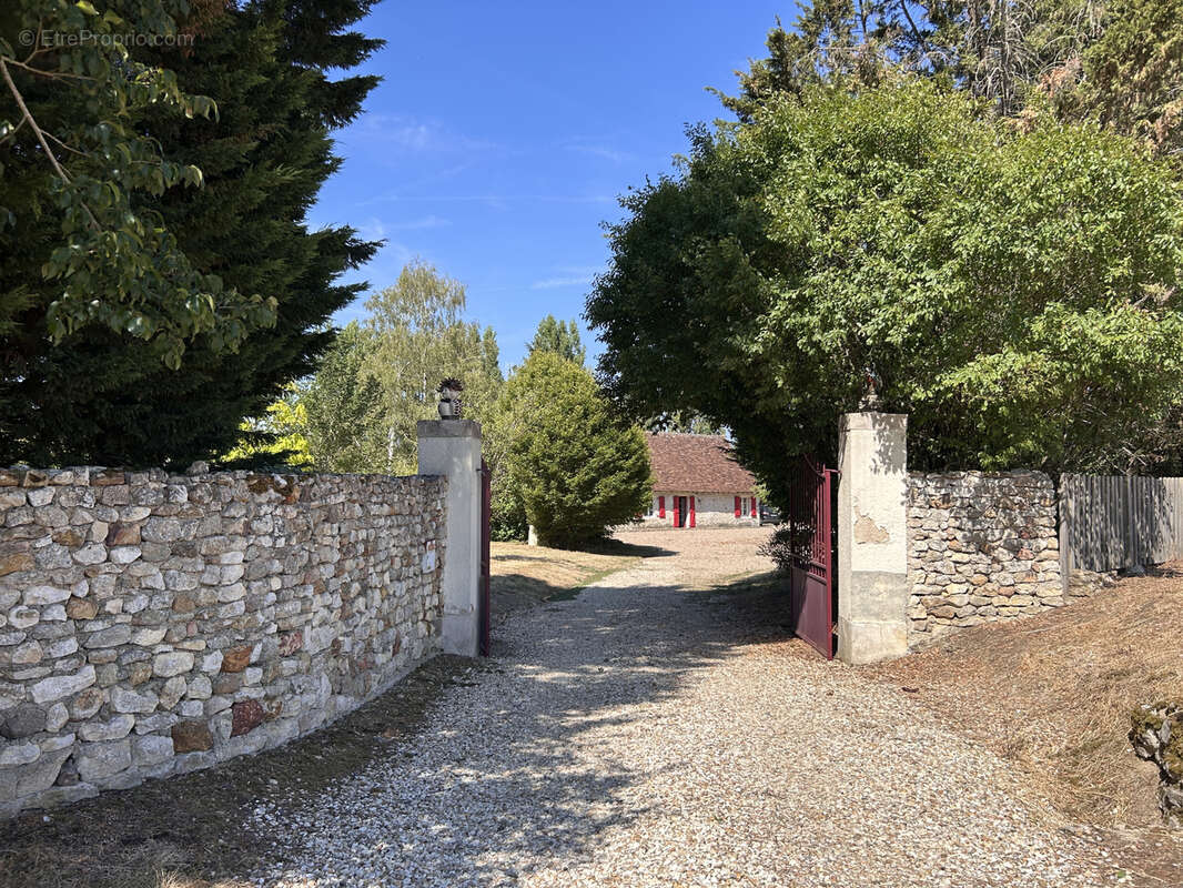Propriété 10 pièces avec piscine à Chalais (36) - photo 26