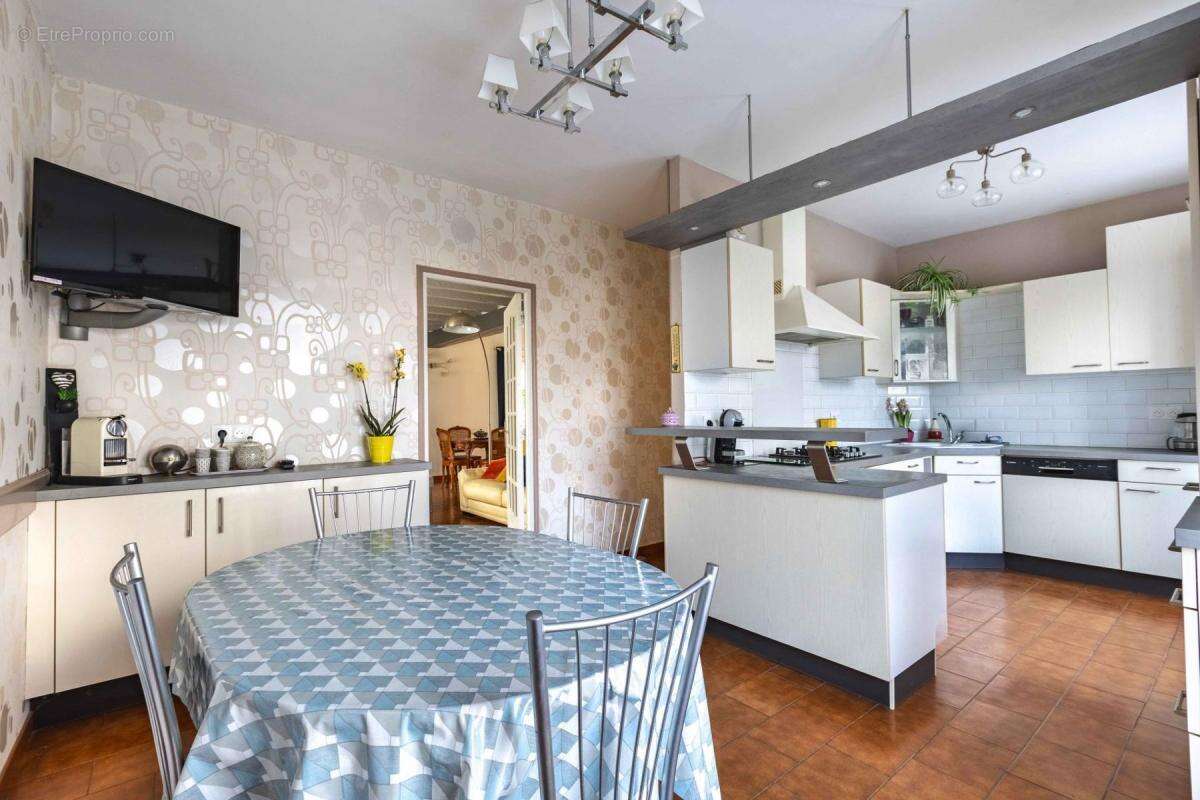 Maison à SAINT-LOUP-CAMMAS