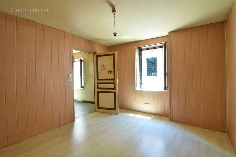 *** exclusivite *** maison de ville avec petit garage et cave - a renover *** billom 63160 *** - photo 12