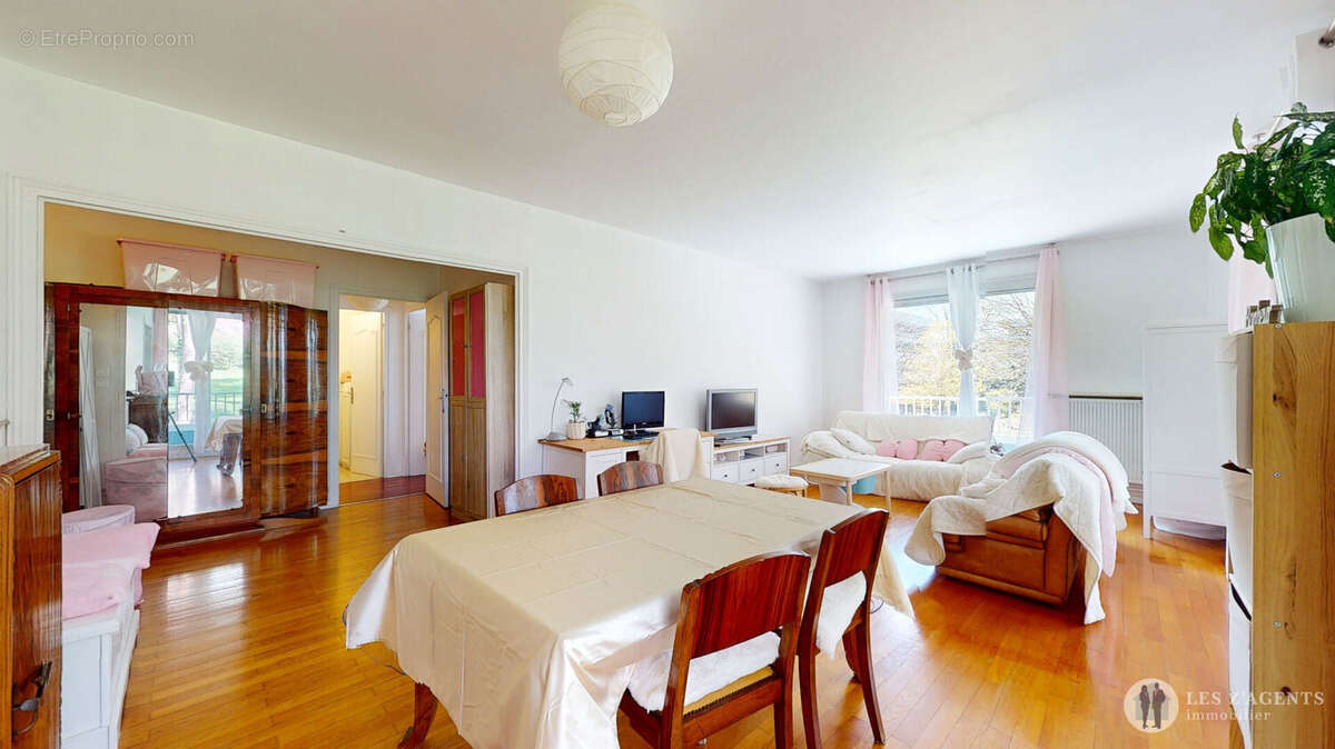 Appartement à MEYLAN