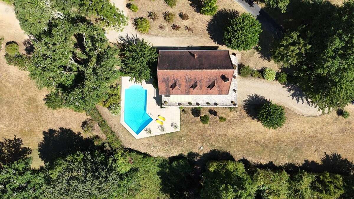 Belle maison récente avec piscine et vue splendide sur la vallée - photo 18