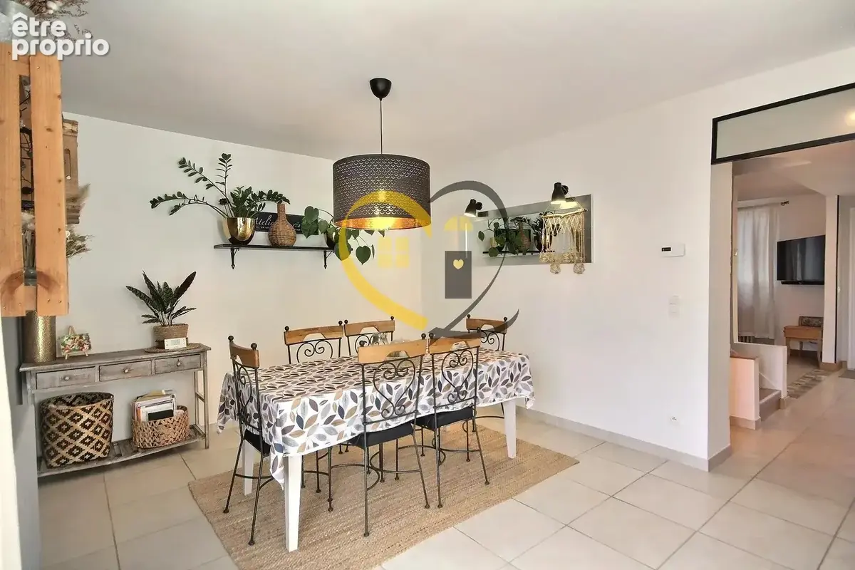 À VENDRE MAISON 122 m² et 48m² extension rénovée en 2019 à SAINT-GERMAIN-DU-PUY (18390) - photo 4