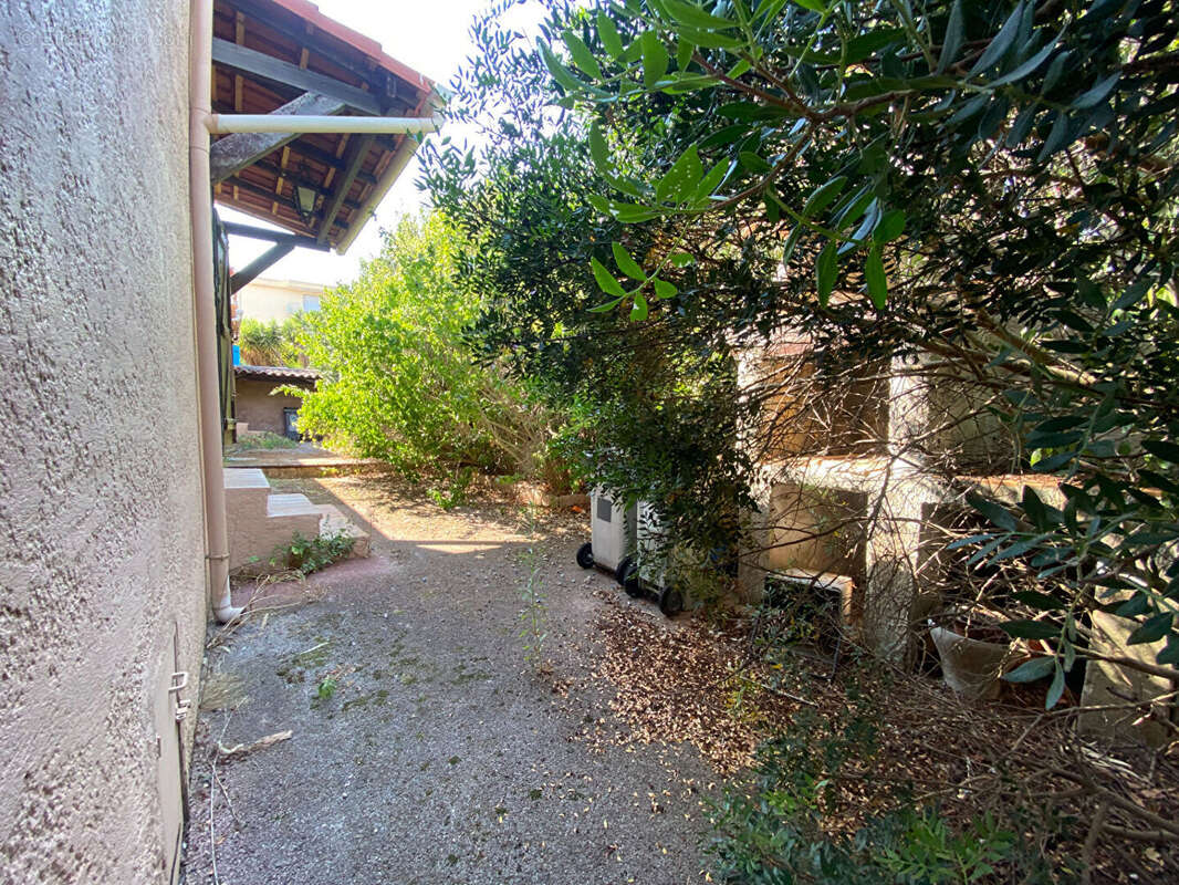 A VENDRE La Seyne Sur Mer Fabregas, VILLA  4 pièce(s) 111.5m2 de plain pied  AVEC GARAGE ET JARDIN - photo 5