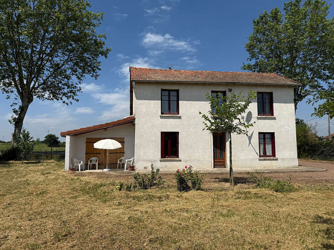 Maison à POUILLY-LES-NONAINS