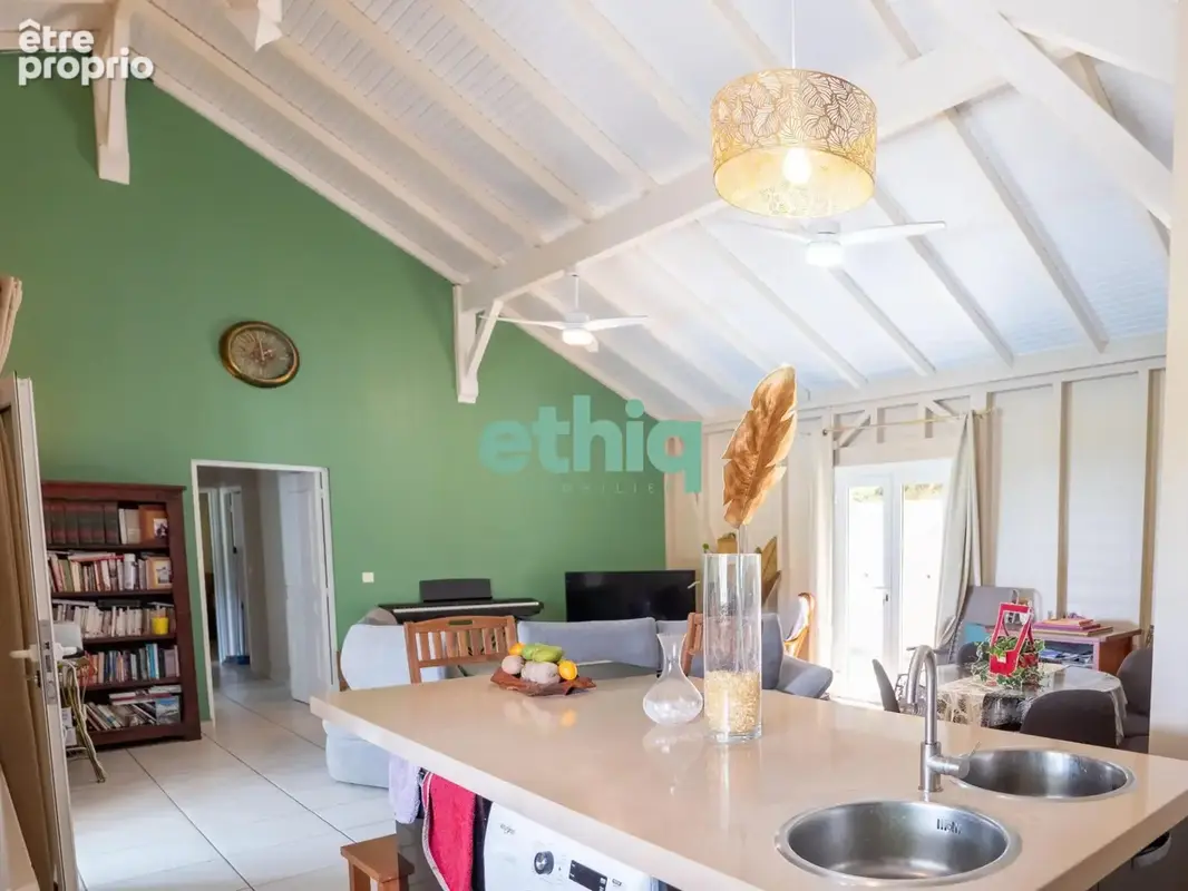 Maison 5 pièces 171 m² à vendre à Sainte-Rose (97115) - photo 3