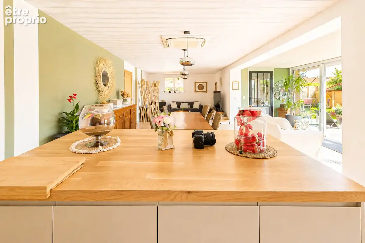 EXCLUSiVITÉ : Maison familliale de plein-pied avec piscine - photo 3