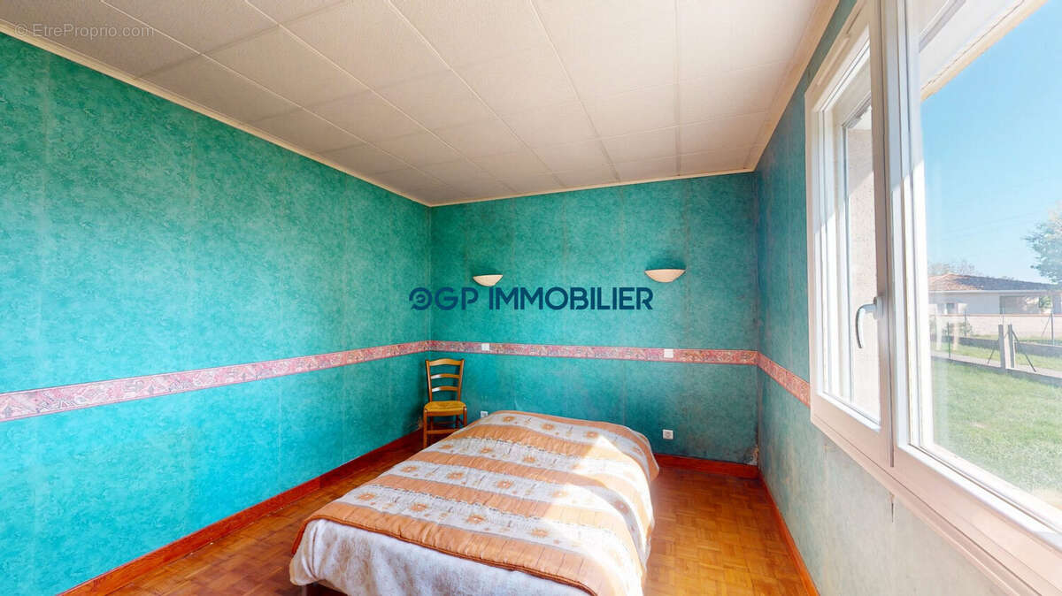 Maison à LA SALVETAT-SAINT-GILLES