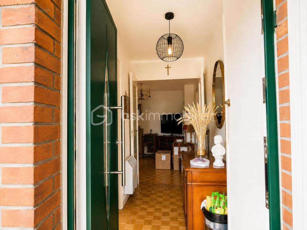 Maison de plain-pied - la commanderie des templiers ii sur 775 m2 de terrain - photo 4