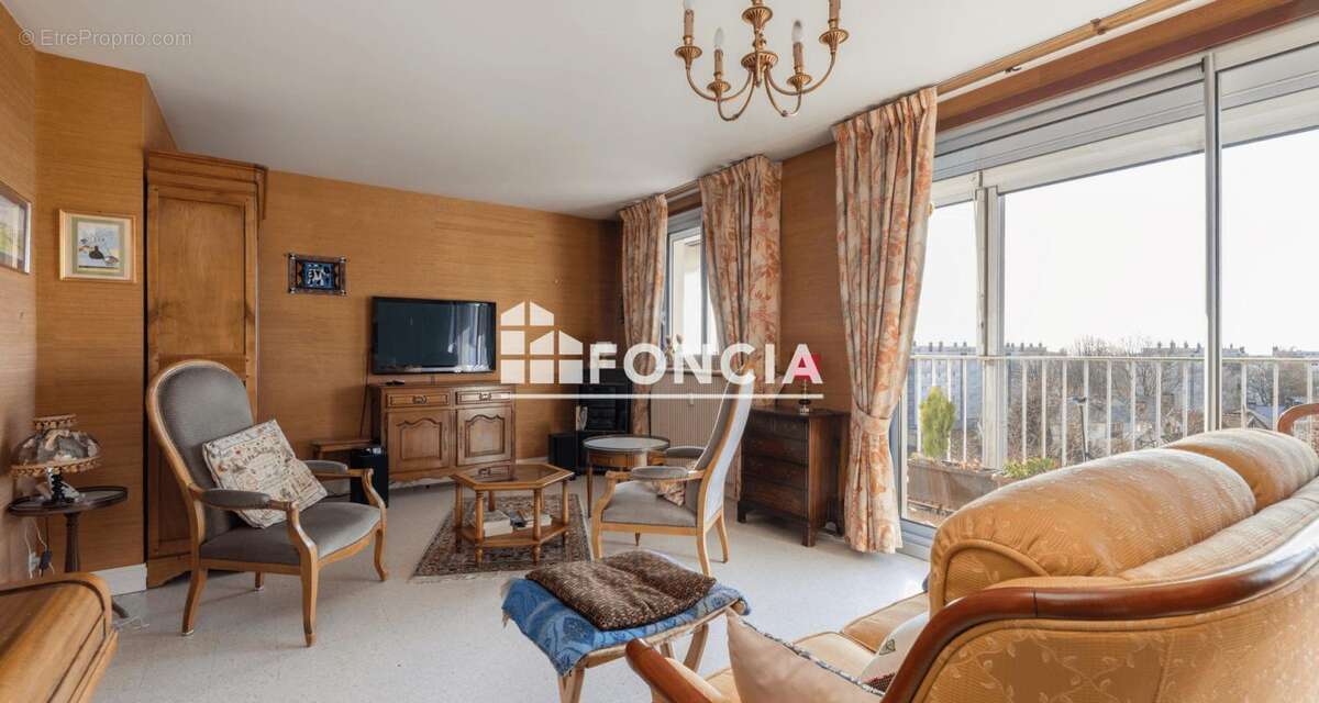 Appartement à MONT-SAINT-AIGNAN