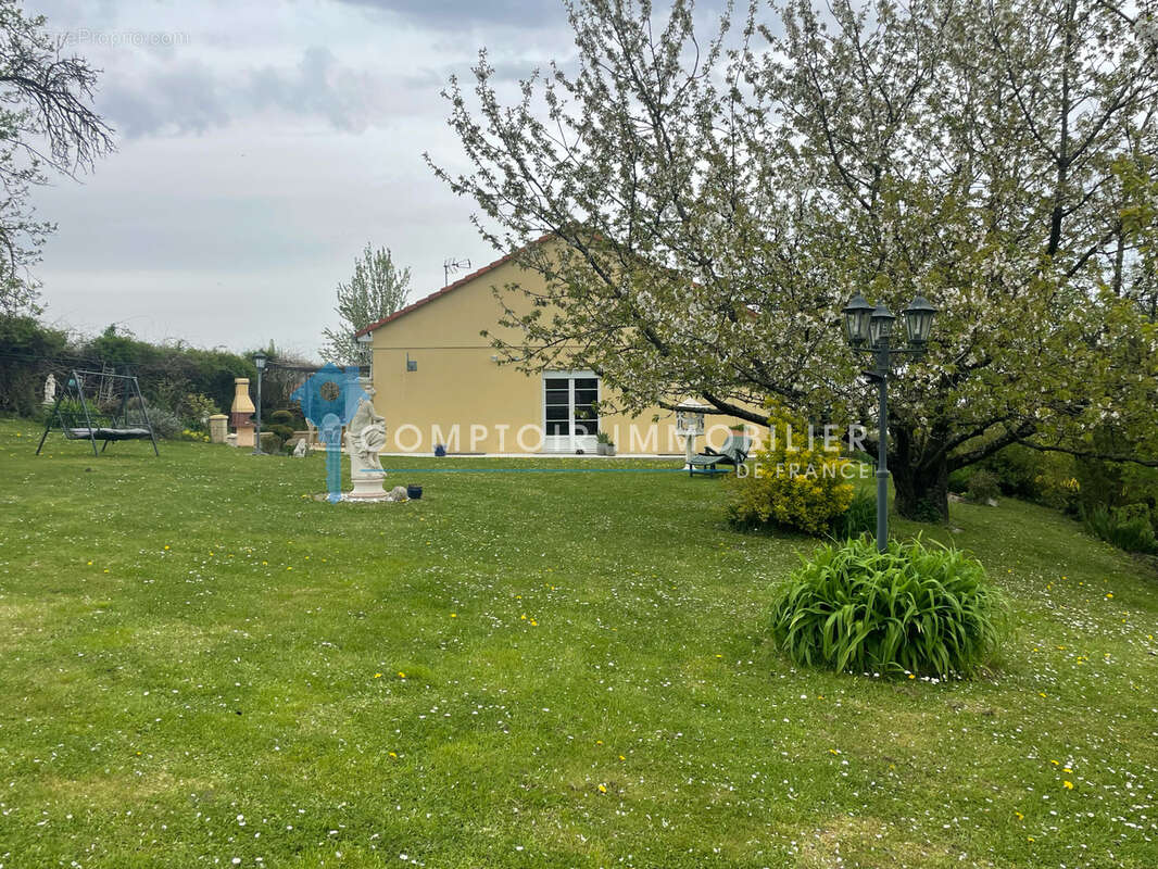VILLA INDIVIDUELLE de plein pieds + Combles aménagées. - photo 3