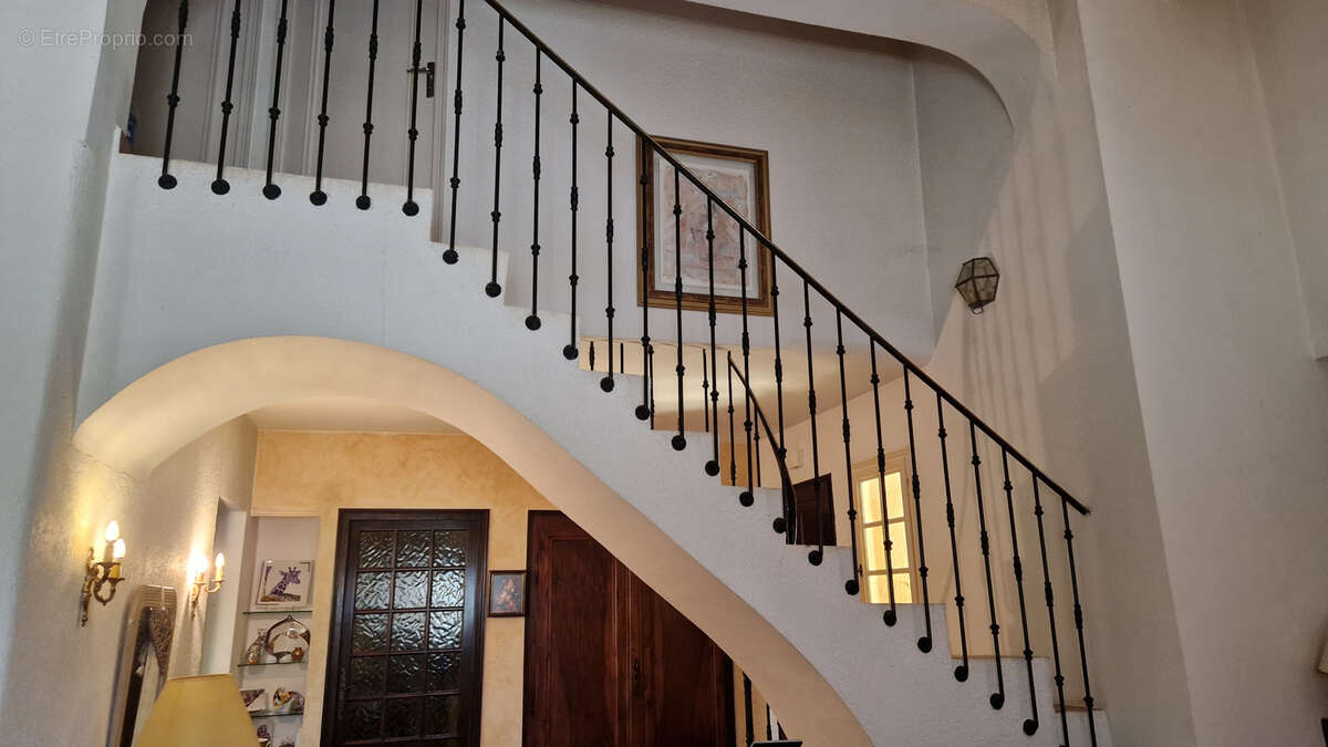 Langlade, en vaunage, villa traditionnelle r+1 avec dependances - photo 8