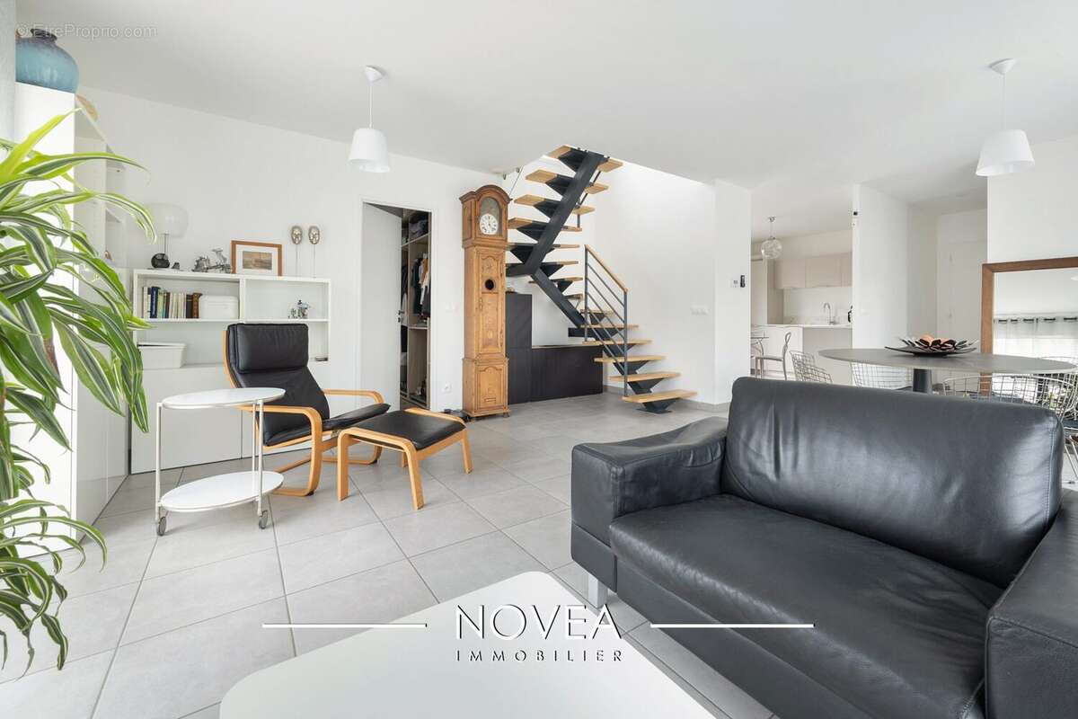 Maison 124 m² à Grezieu-La-Varenne  - photo 3