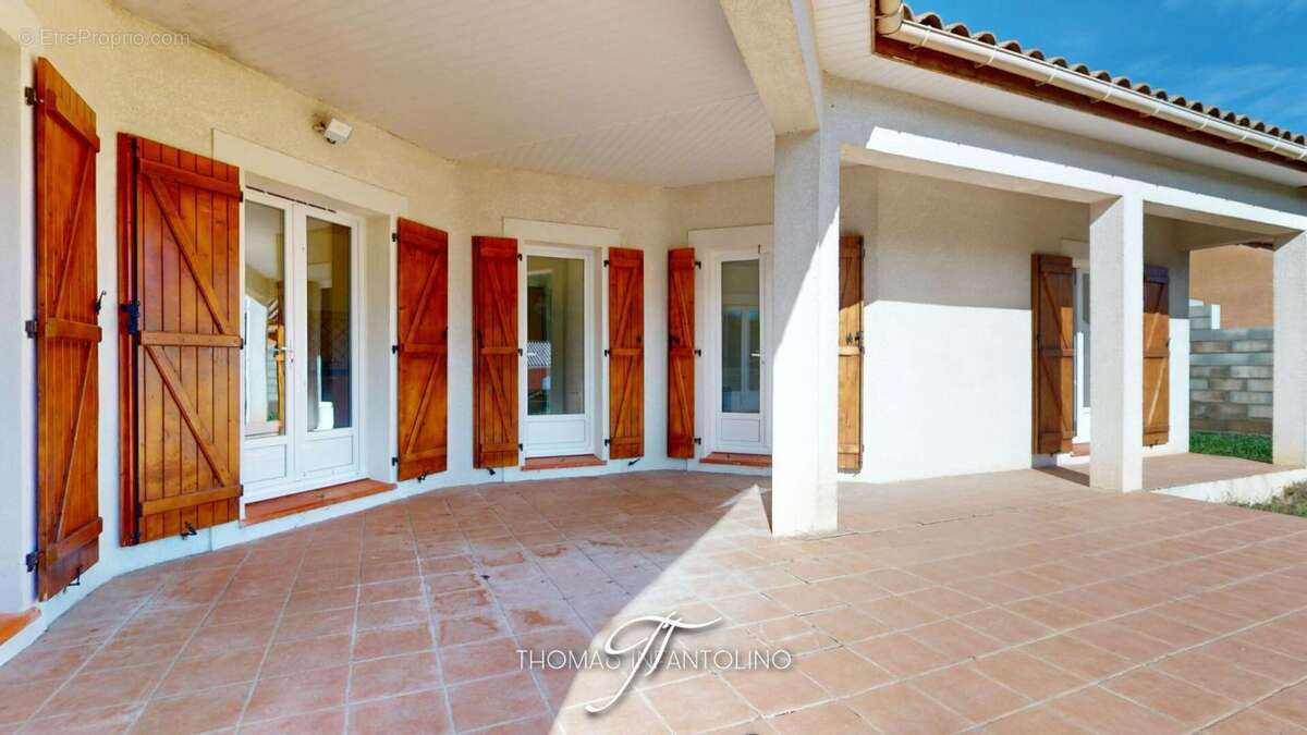 En exclusivite - maison 4 faces - 4 chambres - bureau - garage - photo 4
