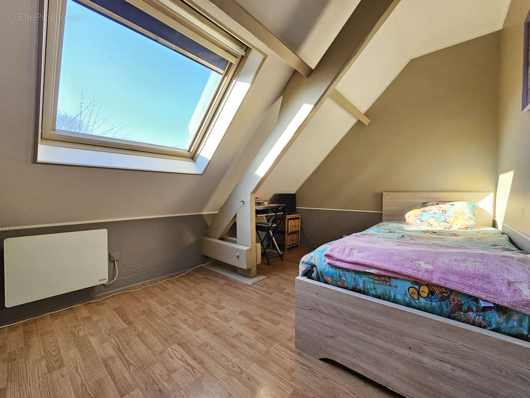 Maison à SAINTE-GENEVIEVE-DES-BOIS