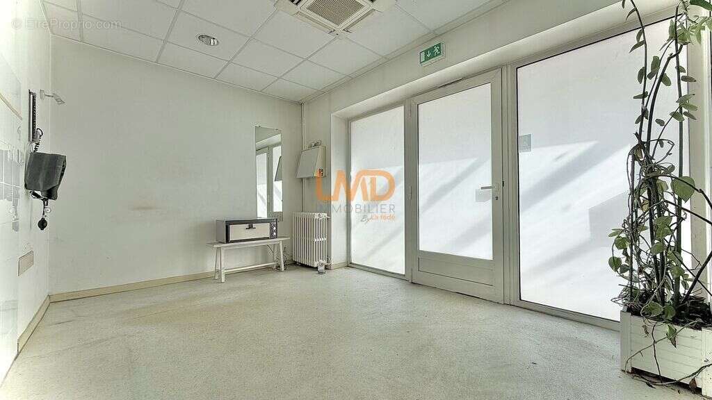 Local pro/commercial 58 m² forte visibilité - photo 2