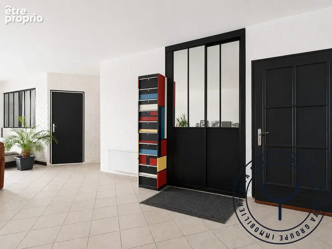 Appartement 4 pièces 88 m² à vendre à Saint-Julien-Les-Villas (10800) - photo 2