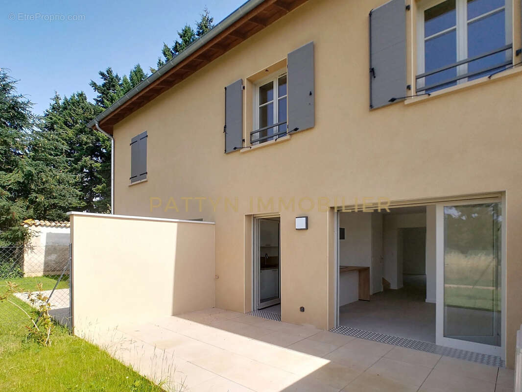 Maison à GENAY