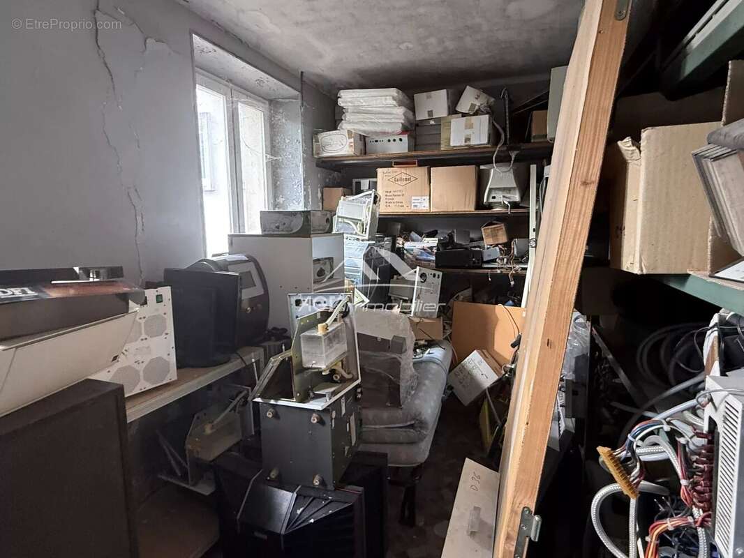 Commerce à SAINT-MARTIN-DE-VALGALGUES