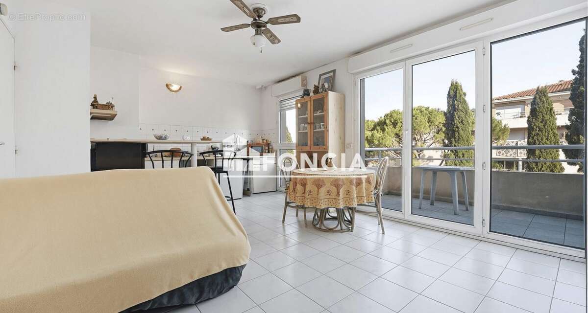 Cannes la bocca type 1 de 30m2 residence standing avec terrasse parking piscine - photo 8