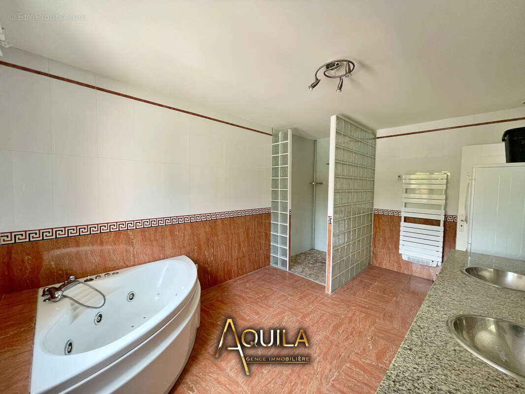 Maison à VILLENEUVE-LES-BEZIERS