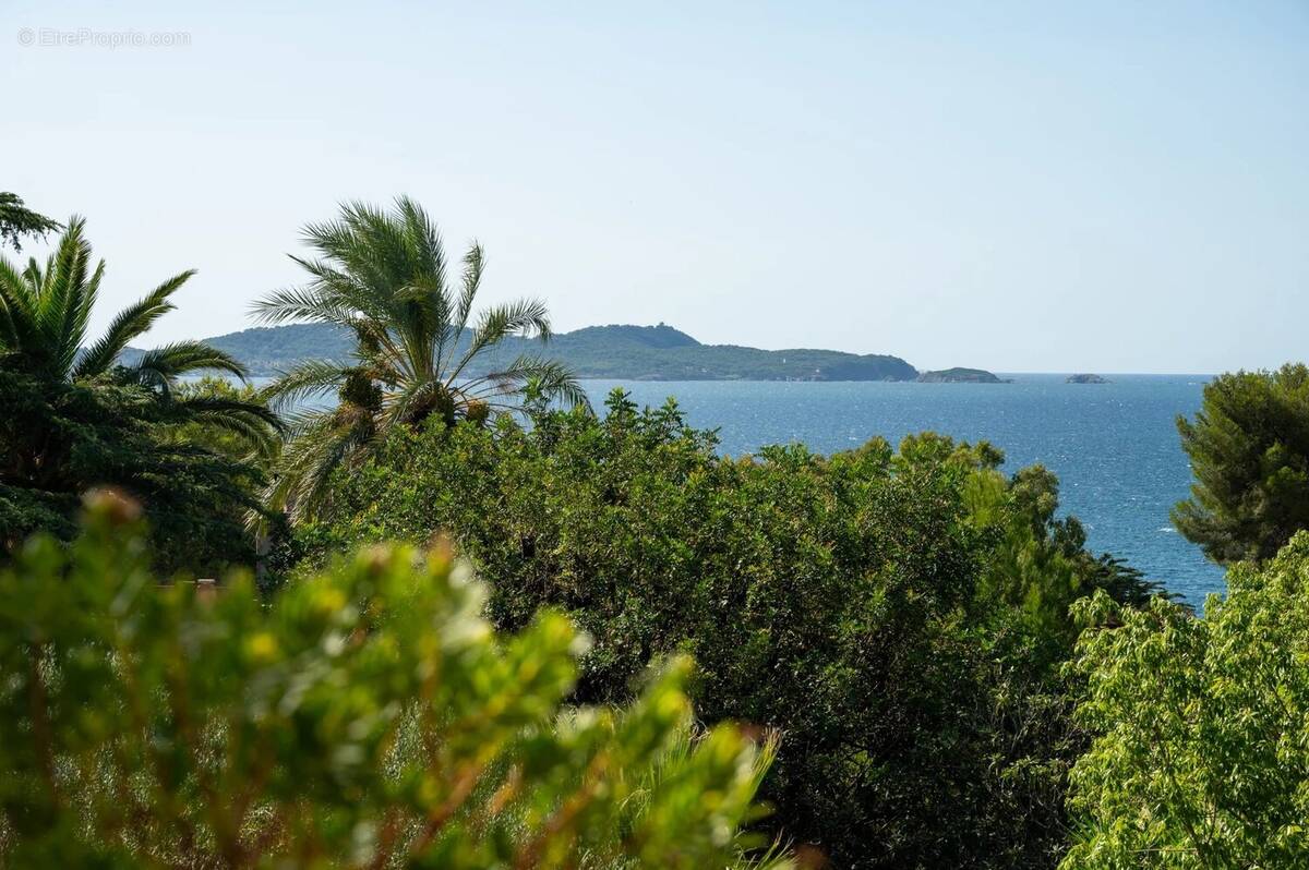 Maison à CARQUEIRANNE