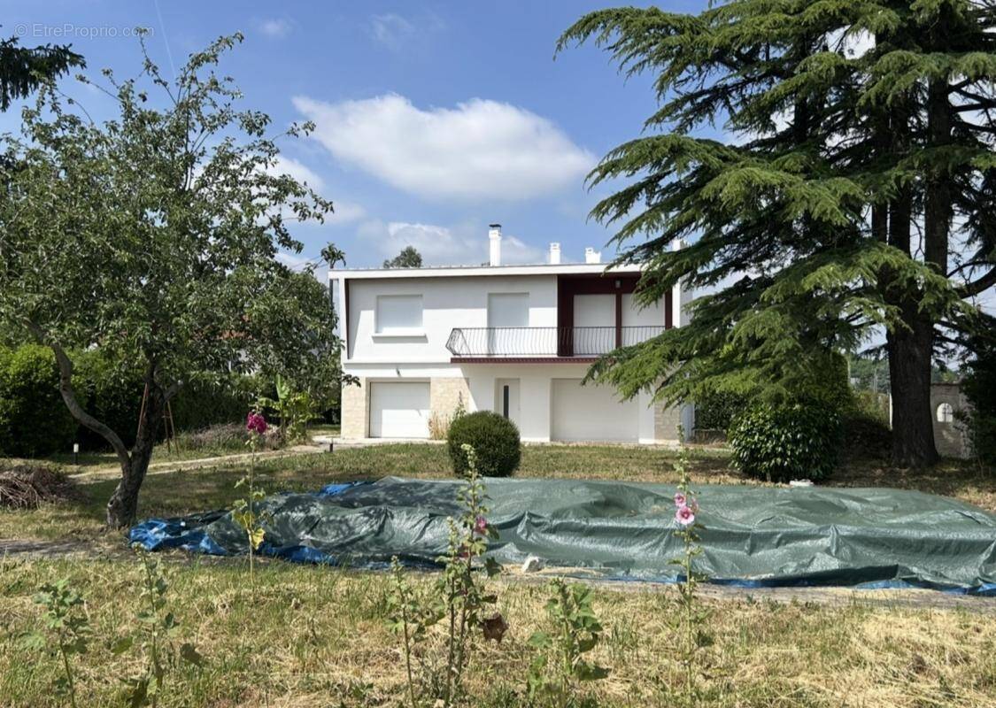Maison à SAINT-GEORGES-DES-COTEAUX