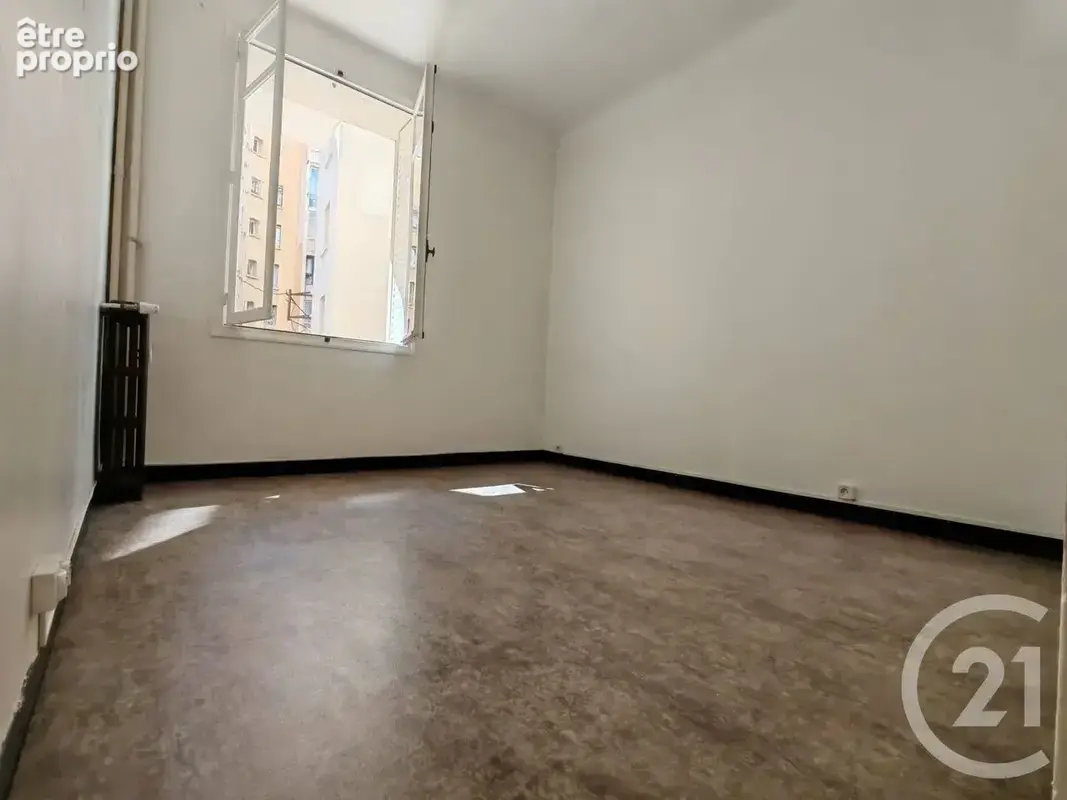 Appartement 2 pièces 67 m² à vendre à Toulon (83000) - photo 5