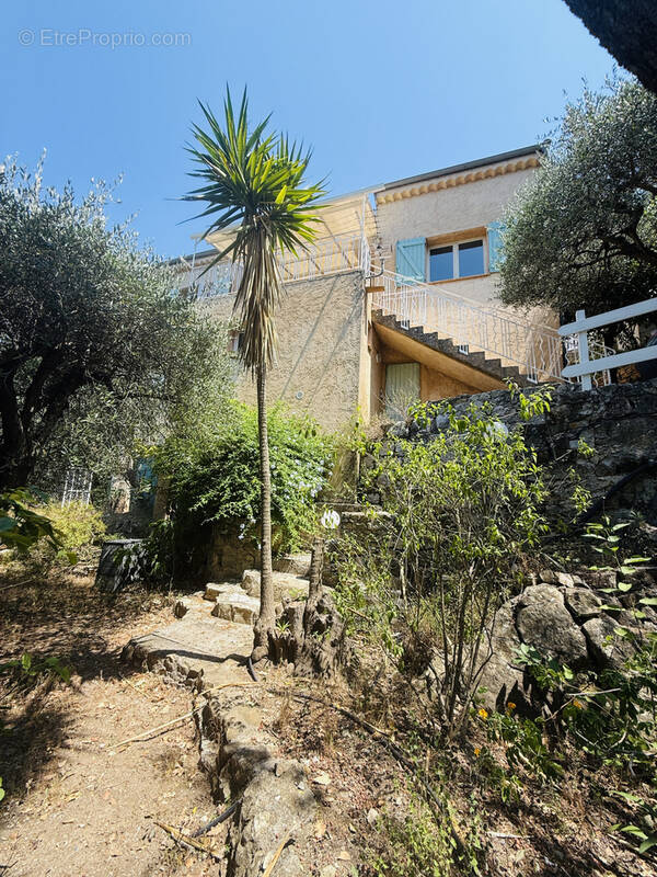 Maison à DRAP