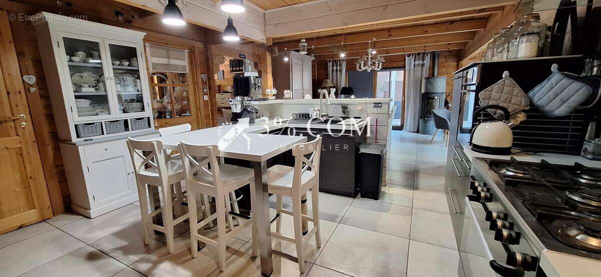 Maison à SAINT-GEORGES-LES-BAINS