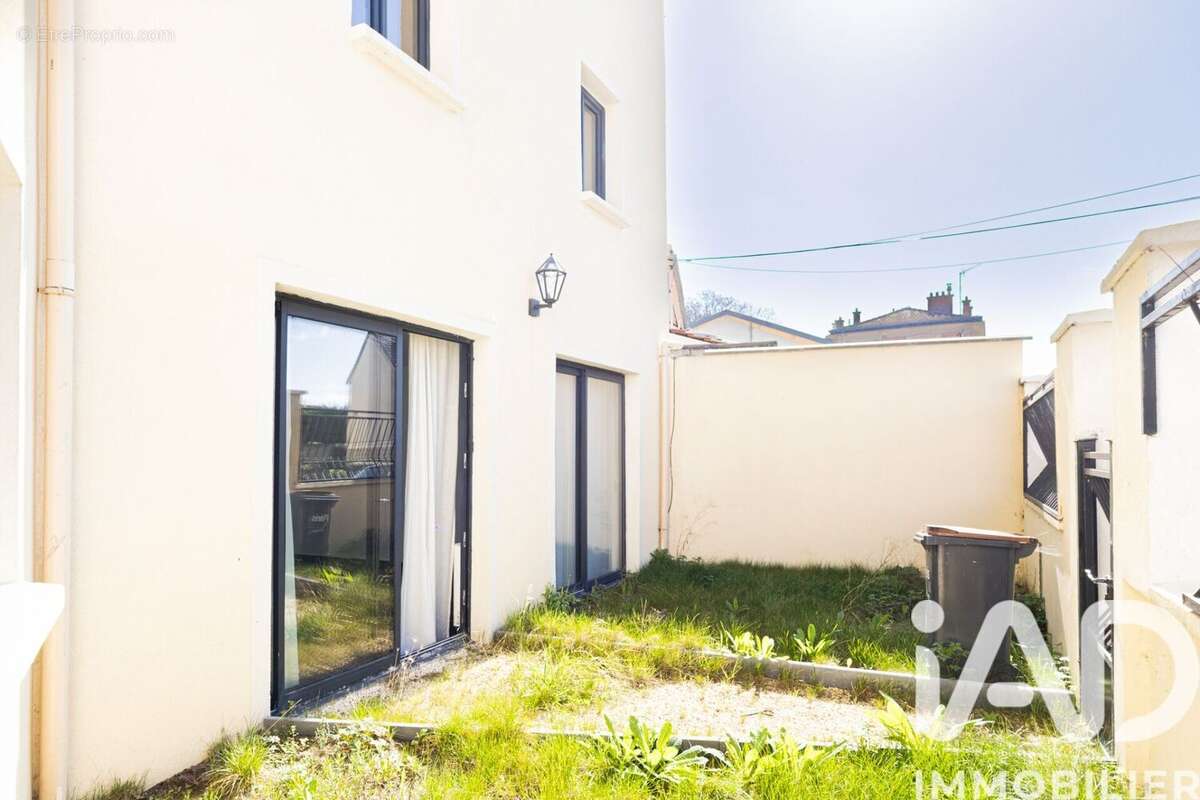 Photo 2 - Maison à SAINT-MAUR-DES-FOSSES