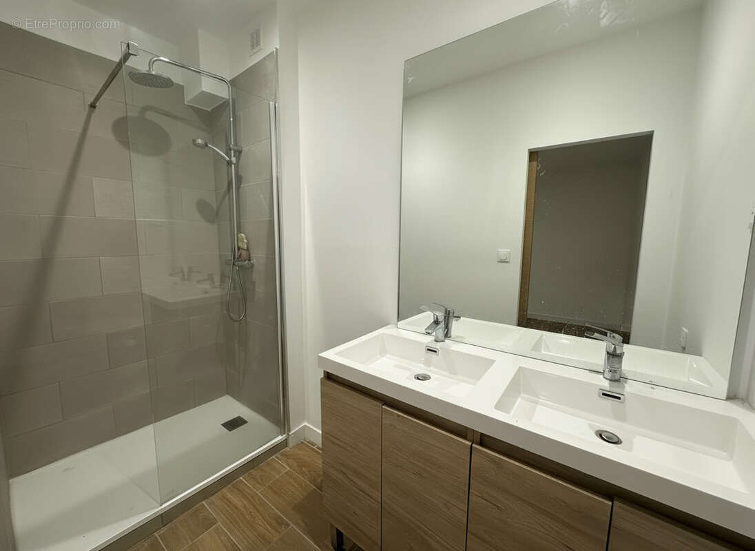 Appartement à MARSEILLE-2E