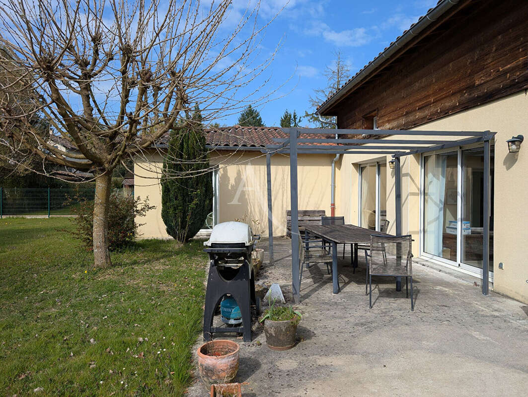 Maison à MONTRACOL