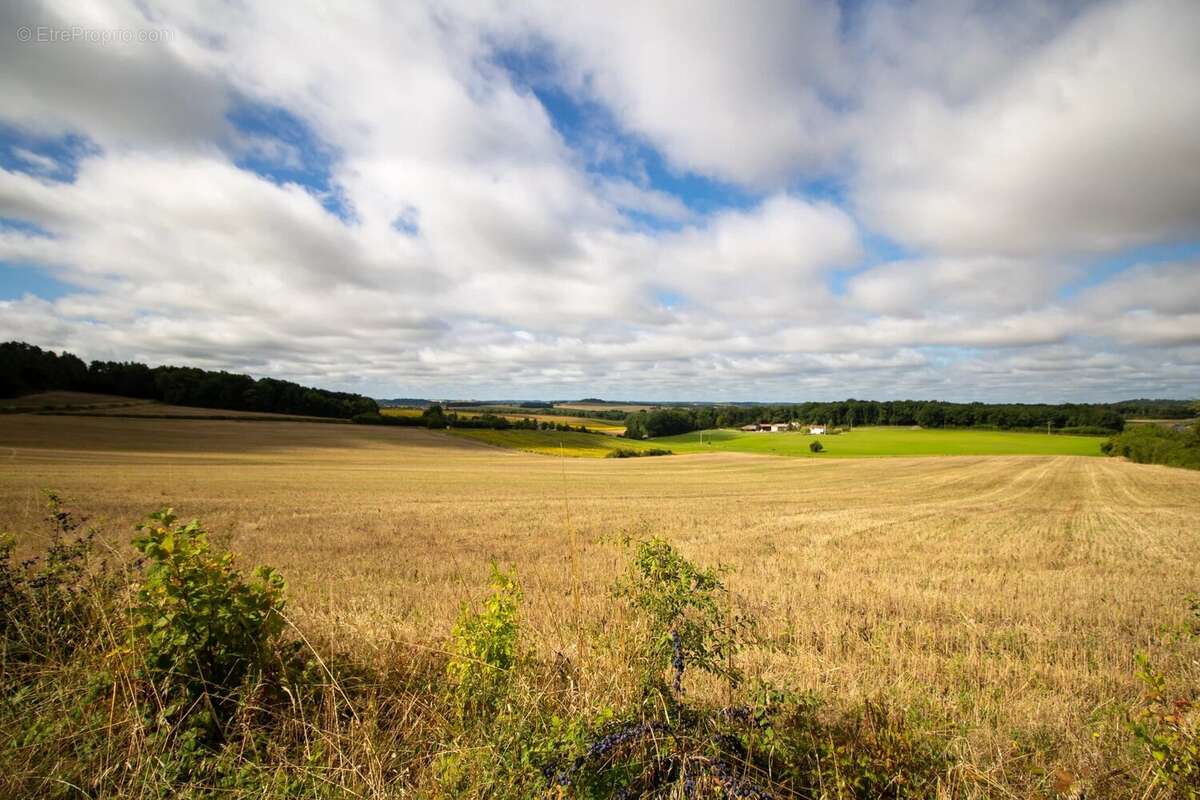 Maison à GARDES-LE-PONTAROUX