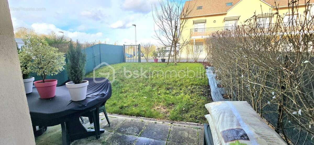 Appartement à BAULNE