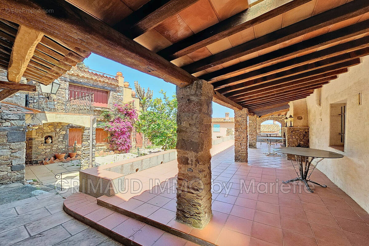 Maison à GRIMAUD